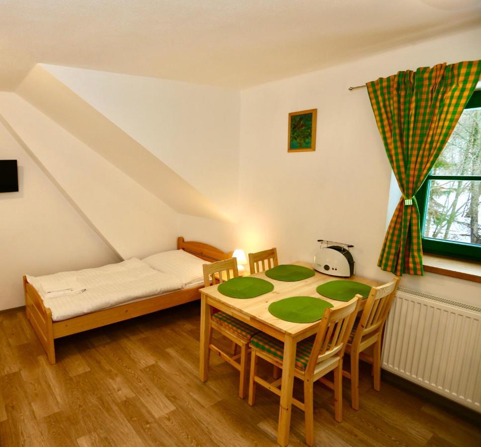Rozhlas Apartmán *